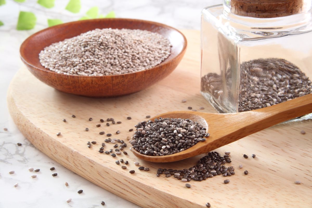 Black Chia Seeds Vs White Chia Seeds: What's The Difference?