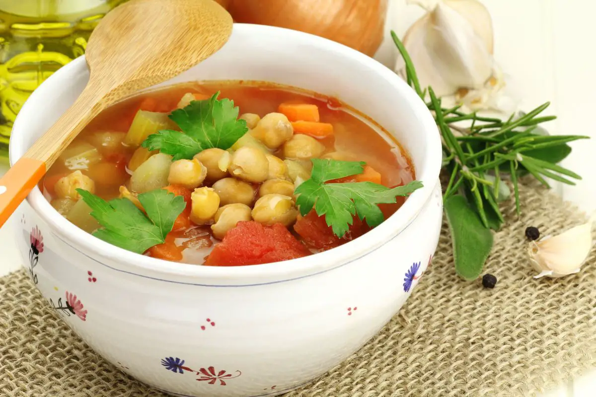 How To Make Golden Chickpea Soup