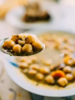 How To Make Healthy Golden Chickpea Soup