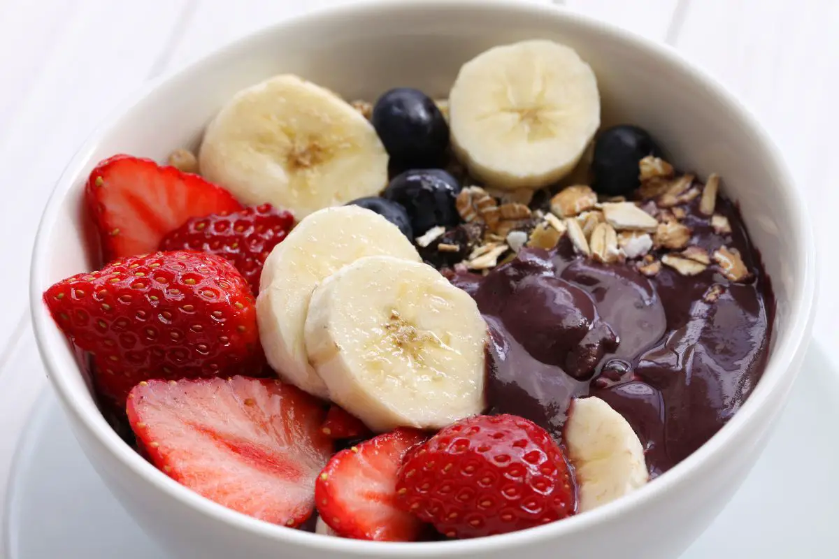 The Ultimate Acai Bowl Recipe With Topping Options
