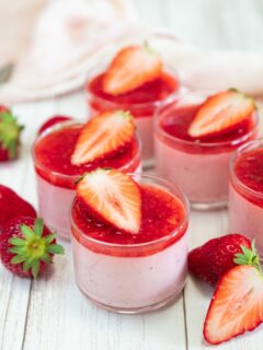 15 Delightful Keto-Friendly Strawberry Recipes Everyone Needs to Try