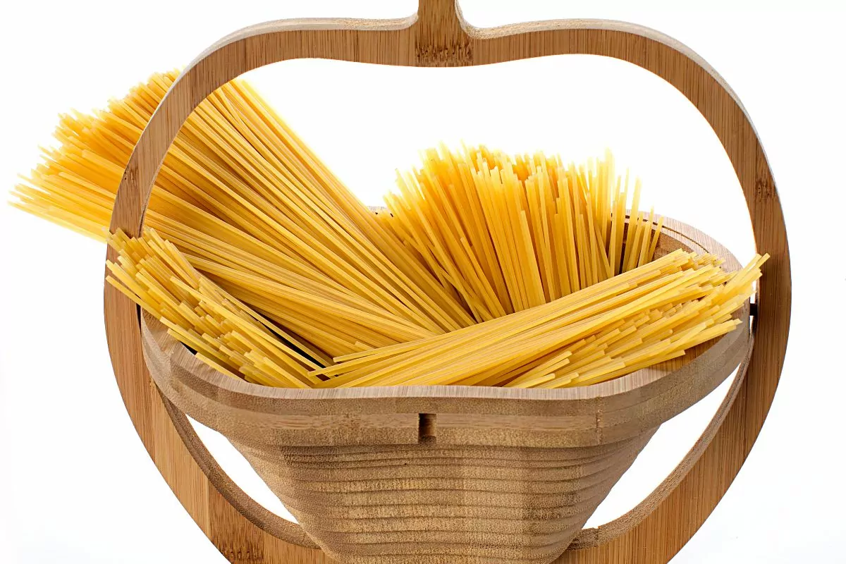 Everything You Need To Know About This Lemon Garlic Pasta Recipe